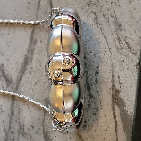 Valerie Stevens 2 Toned Silver Colored Clam Shell Crossbody/Clutch Bag NWOT - Picture 7 of 10